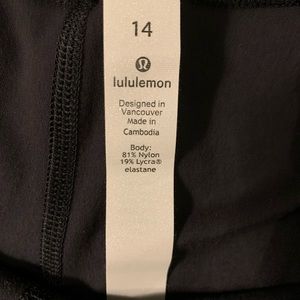 Lululemon Wunder Under Crop, 21”. 14. WORN ONCE.